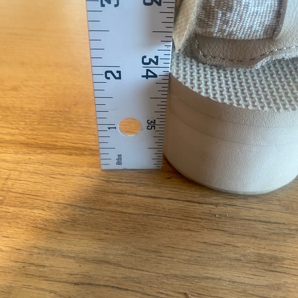 Teva Light Brown Strappy Sandals women’s 9 Preloved - Picture 11 of 11